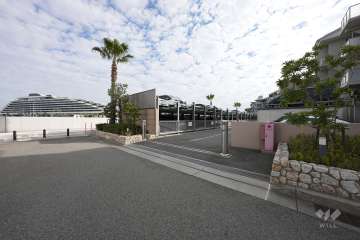 駐車場出入口（ロボットゲート付き）