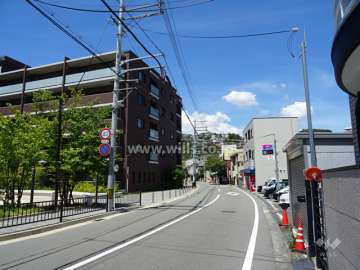 敷地北東側の前面道路