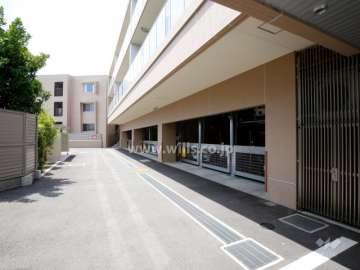 敷地内駐車場（屋内機械式）