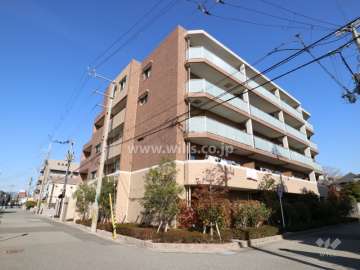 プレサンスロジェ西宮北口門前町の外観(南西側から)