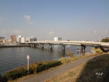 北側にある神崎川