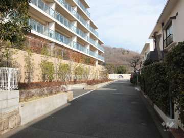 敷地南東側の前面道路