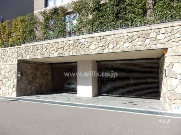 駐車場出入り口