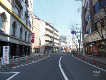 敷地南側の前面道路
