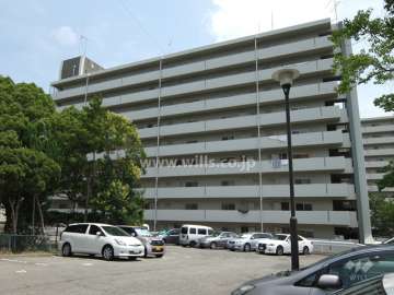 住吉台東住宅2号棟の外観（北側から）