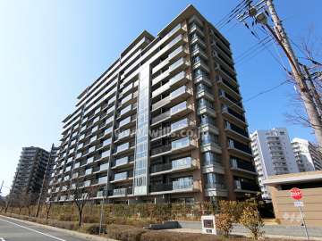 六甲アイランドCITY-W7Residence9番館の外観（南東側から）