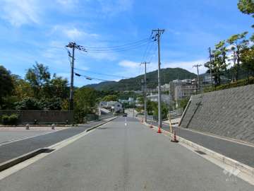 敷地北側の前面道路