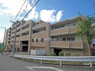 Ｄ’レスティア六甲山手の外観(南東側から)