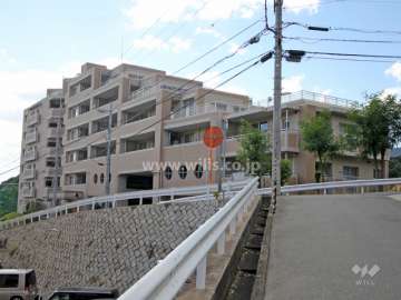 Ｄ’レスティア六甲山手の外観(南東側から)