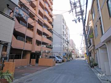 敷地北側の前面道路