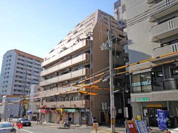 アーバンライフ六甲の外観(北東側から)