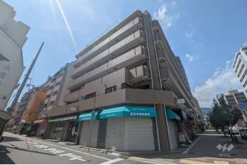 アーバンライフ六甲の外観（南東側から）