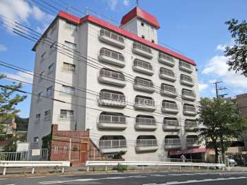 アサヒハイツ六甲一王山の外観(北西側から)