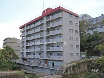 アサヒハイツ六甲一王山の外観(北東側から)