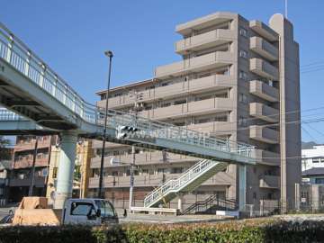 アベルティ灘の外観(南東側から)