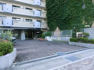 駐車場出入り口