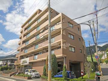 ヴェルビュ六甲山手の外観(南東側から)
