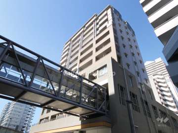 ウェルブ六甲道3番街4番館の外観(南東側から)
