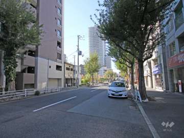 敷地北側の前面道路