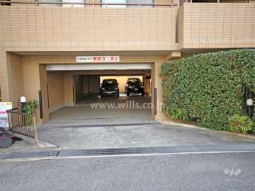 駐車場出入り口