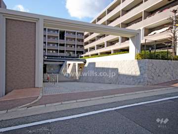 駐車場出入り口
