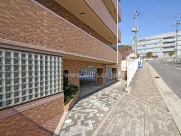 駐車場出入り口