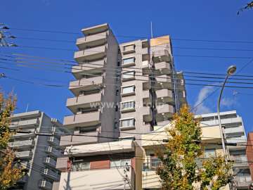 クレスト六甲の外観(南東側から)