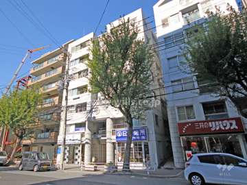 コムーネ灘の外観(南東側から)