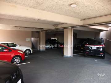 敷地内駐車場（屋内平面式）