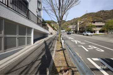 敷地北東側の前面道路