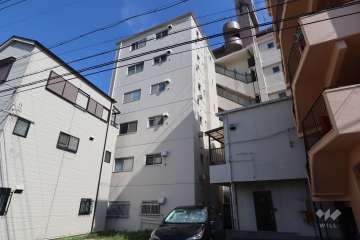 サンパレス倉石の外観（北西側から）