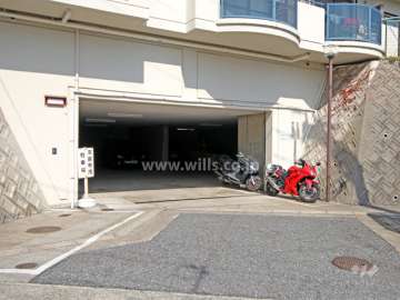 駐車場出入り口