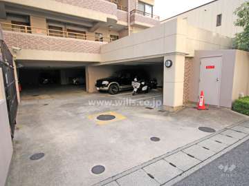 敷地内駐車場（屋内平面式）