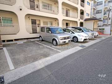 敷地内駐車場（屋外平面式）