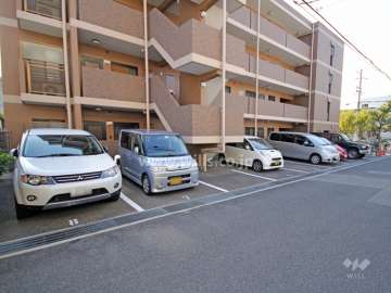 敷地内駐車場（屋外平面式）