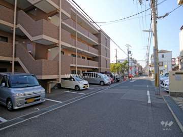 敷地北側の前面道路