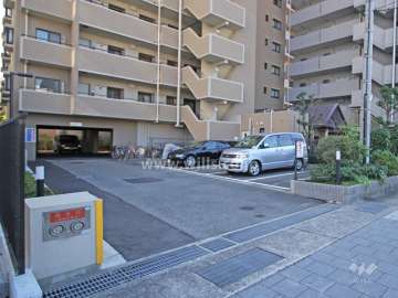 敷地内駐車場（屋外平面式）