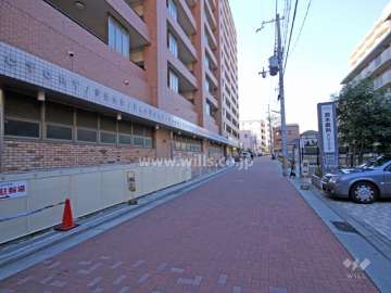 敷地北側の前面道路