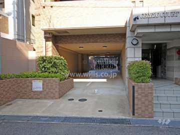 駐車場出入り口