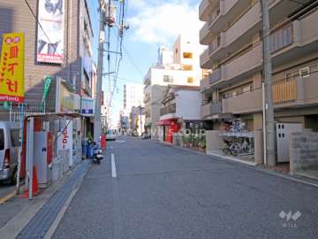 敷地北側の前面道路