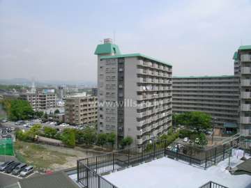 朝日プラザ千里Ｄ棟の外観（南西側から）
