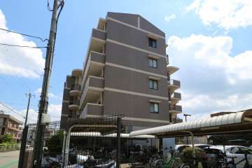 ツインコート宝塚壱番館の外観（北側から）