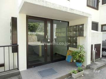 東側にあるサブエントランス