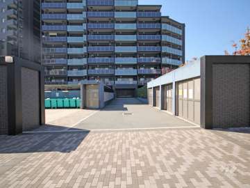 駐車場出入り口