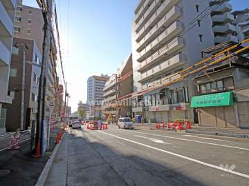 敷地東側の前面道路