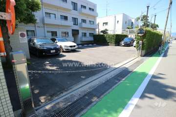 敷地北側の前面道路(東側から)