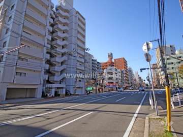 敷地北側の前面道路