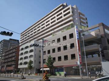 パニエ六甲の外観(南東側から)