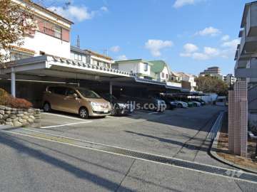 駐車場出入り口