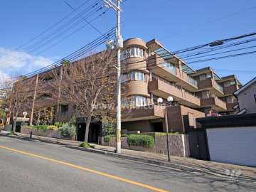 ファミールグラン六甲赤松町の外観(南西側から)